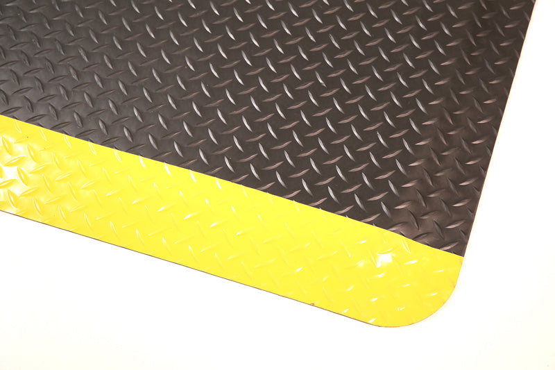 Corner product image of black and yellow Diamond Plate Gel Anti-Fatigue Mat