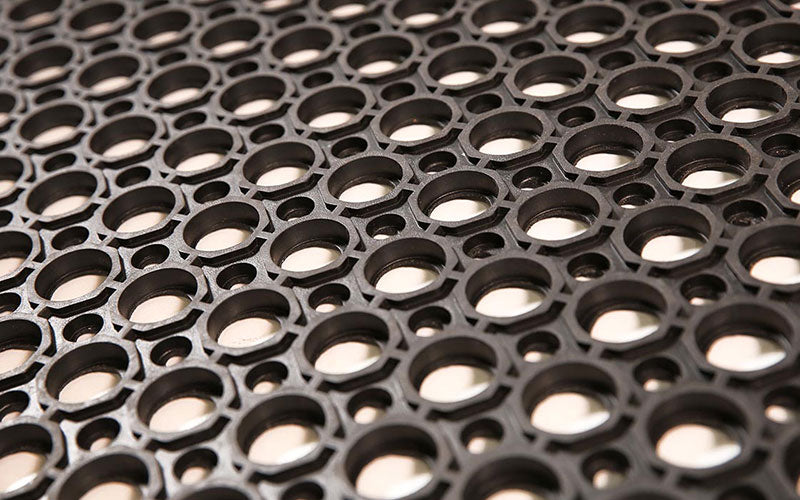 Close up Product Image of black rubber Safewalk Standard Anti-fatigue mat
