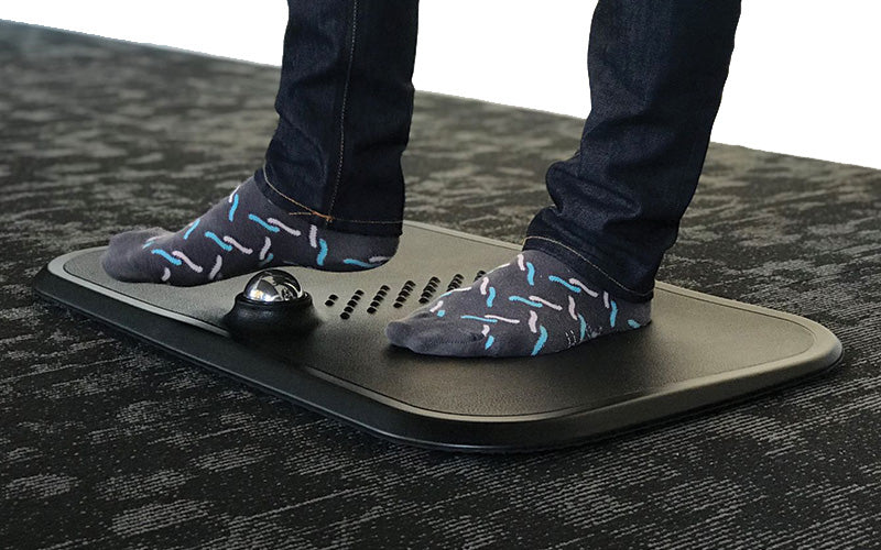 Insitu product image of black rubber foam anti-fatigue Vitalise Mat using massage ball