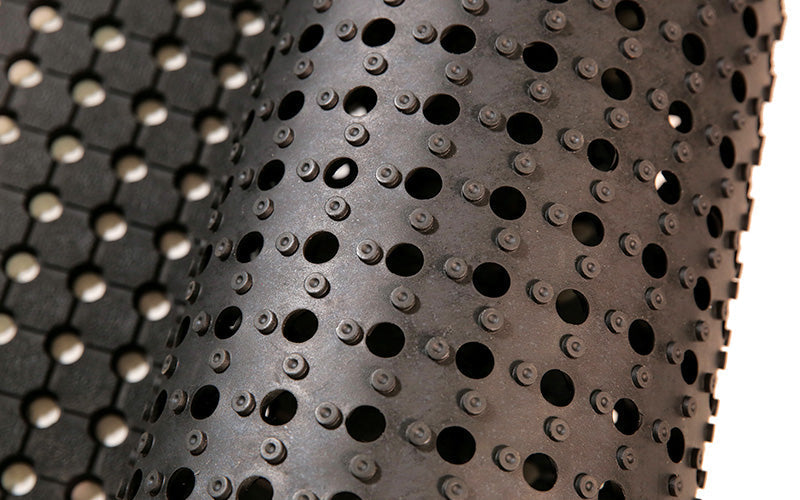 Close up of the rubber studs on the back of the mat.